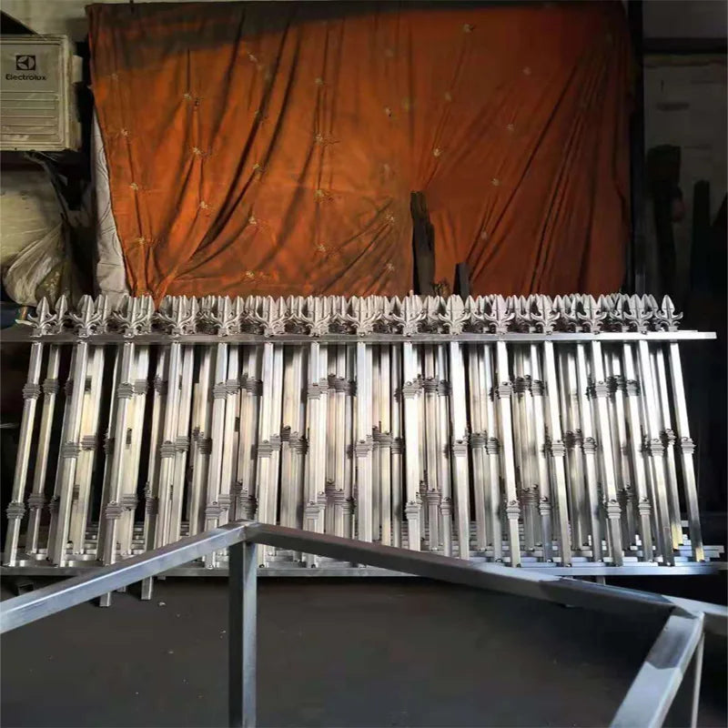Venta al por mayor de paneles de valla de aluminio, puertas de entrada, paneles de valla de aluminio recubiertos en polvo de alta calidad para jardín