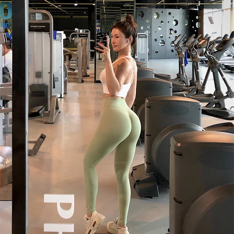 Pantalones de Yoga con fruncido en el trasero para mujer, mallas deportivas de tela con sensación desnuda para gimnasio, pantalones de entrenamiento para Fitness de cintura alta, medias elásticas de realce