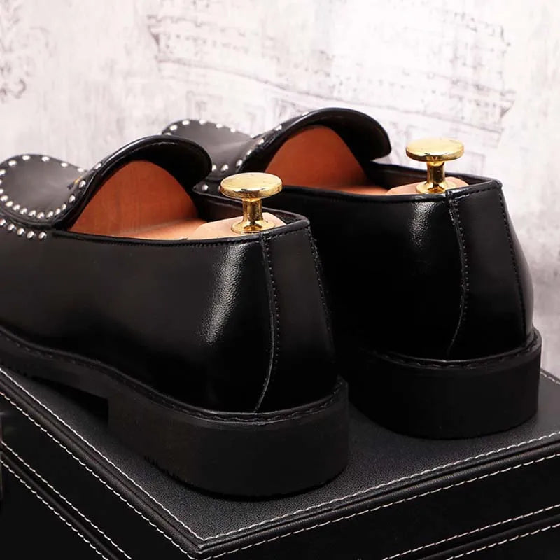 Primavera otoño hombres zapatos de vestir de cuero corona bordado Casual moda Slip-On lujo remache tendencia mocasines