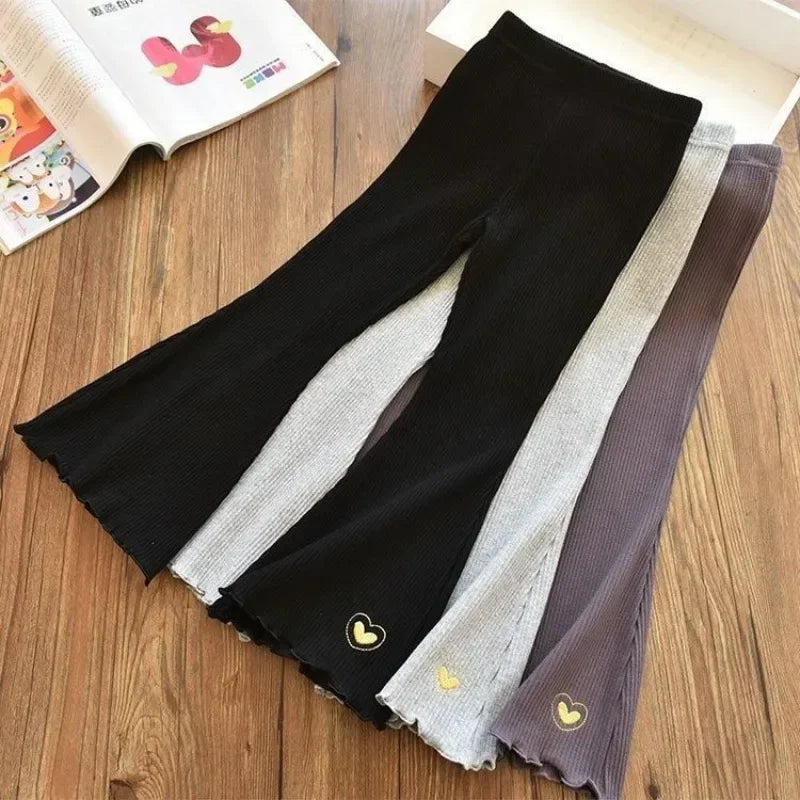 Legging acampanado para niñas, novedad de 20225, pantalones elásticos informales para niños, mallas ajustadas con bordado de corazón, pantalones de verano para niñas