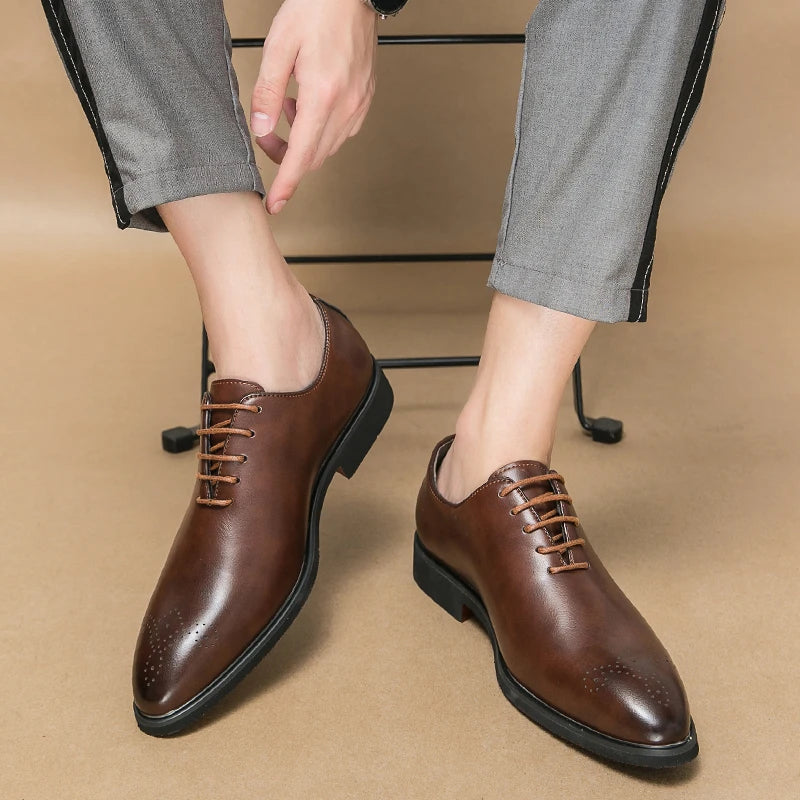 Zapatos de cuero de lujo para hombre, zapatos de alta calidad a la moda Oxford, zapatos de vestir de boda para hombre, zapatos de cuero 2024, zapatos de oficina para caballero