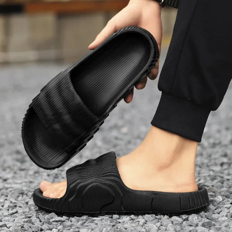 Zapatillas de casa suaves para parejas, zapatillas de baño antideslizantes para interiores de verano, sandalias de Hotel de Color sólido, chanclas para hombres y mujeres, zapatos planos