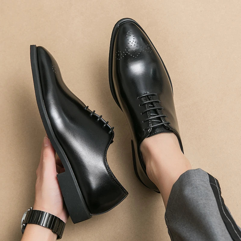 Zapatos de cuero de lujo para hombre, zapatos de alta calidad a la moda Oxford, zapatos de vestir de boda para hombre, zapatos de cuero 2024, zapatos de oficina para caballero