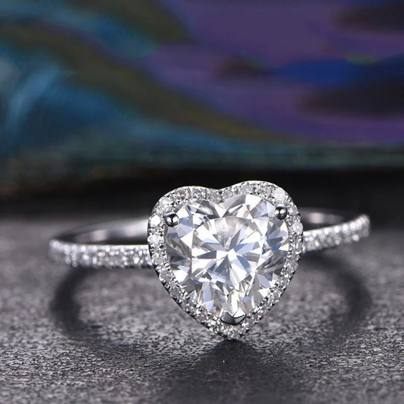 Anillo de corazón de Color plateado de lujo para mujer, joyerÃa de compromiso con incrustaciones de Metal exquisito, piedras de circonita blanca, anillo de boda