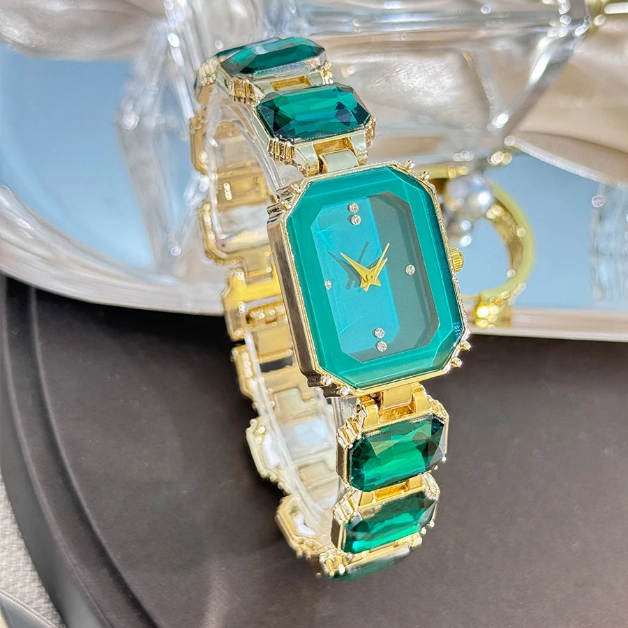 Reloj de mujer de estilo europeo y americano con cadena de diamantes de imitación de sección grande, caja rectangular de color, esfera de diamantes de imitación