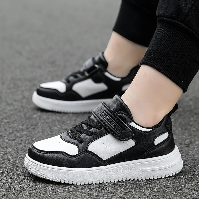 Zapatillas de deporte para niños, zapatos informales de cuero negro, zapatos planos para caminar para estudiantes, calzado deportivo ligero antideslizante para tenis para niñas