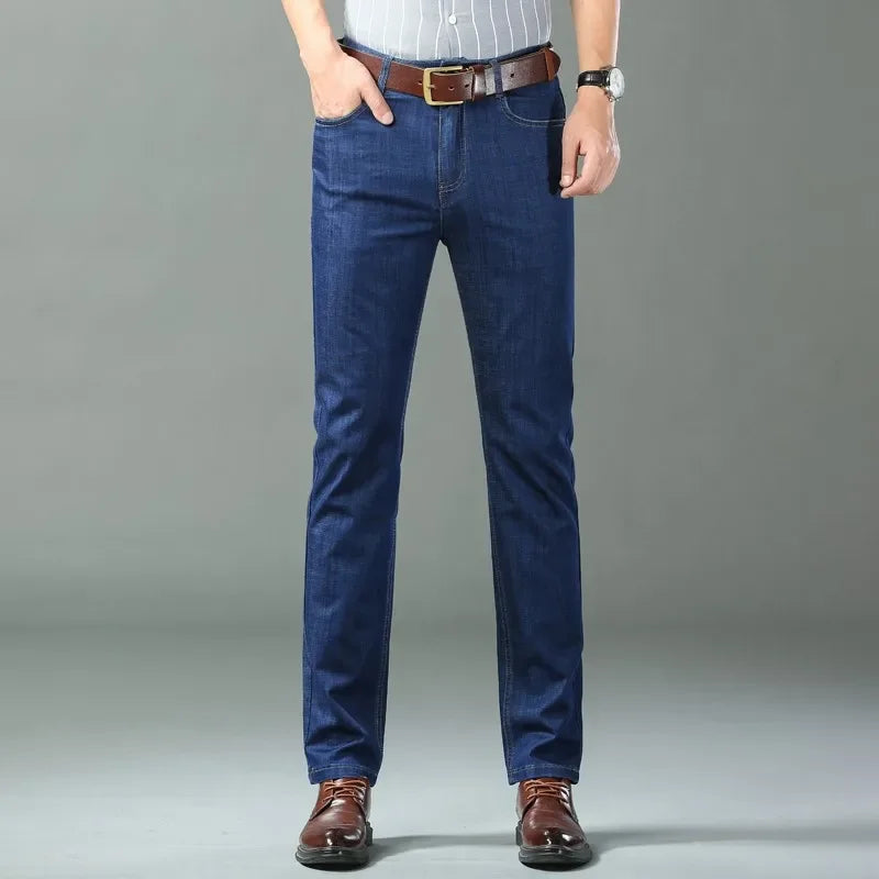 Nuevos pantalones vaqueros finos de seda de hielo para hombres, pantalones de algodón elásticos rectos azules, pantalones ligeros informales de negocios para primavera y verano