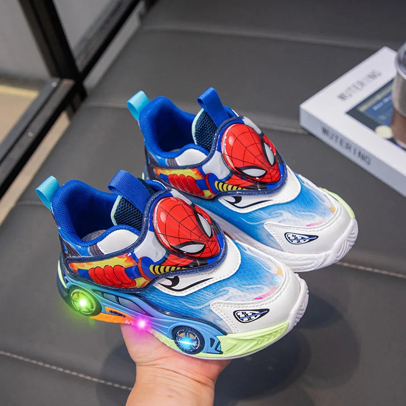Zapatos para niños, zapatillas de deporte de Spiderman con luces LED de dibujos animados a la moda para niños, zapatos deportivos antideslizantes transpirables para estudiantes, talla 26-35