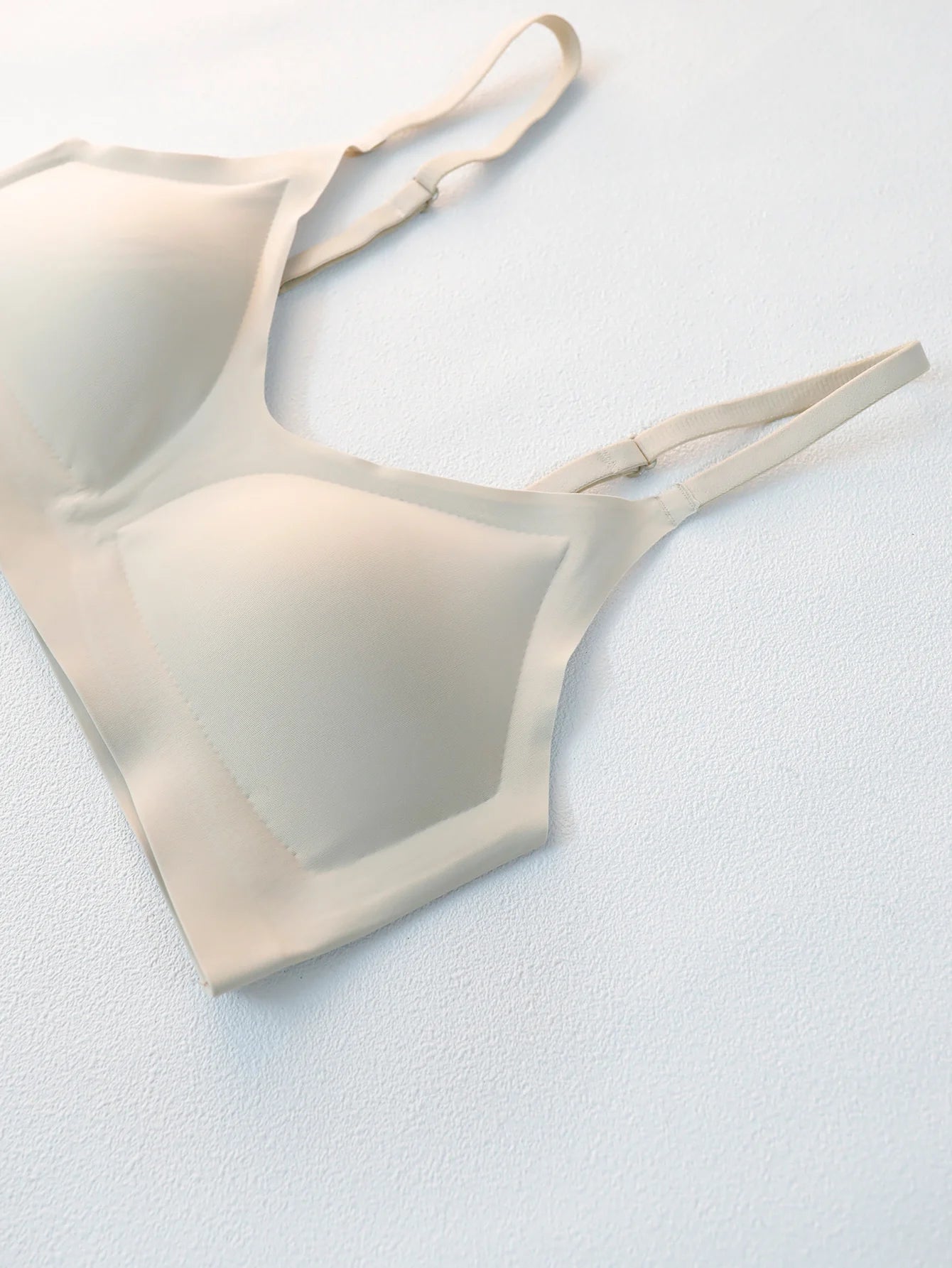 Ropa interior sin costuras con soporte suave, colección cómoda sin anillos de acero, estilo de sujetador ligero y fino y transpirable