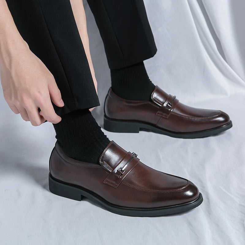 Mocasines casuales clásicos para hombre, zapatos de conducción, moda masculina, zapatos cómodos de cuero para boda, zapatos de vestir negros de negocios