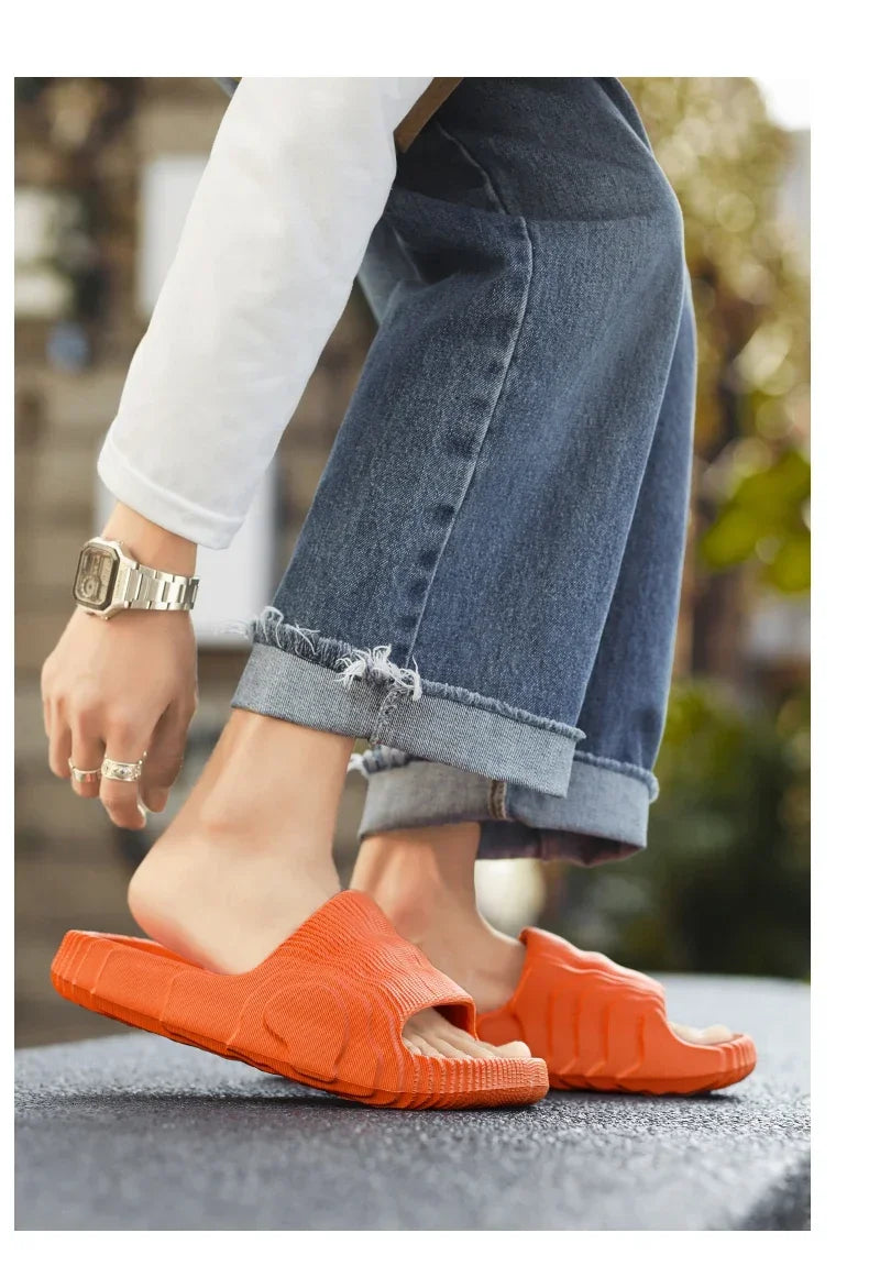 Zapatillas de casa suaves para parejas, zapatillas de baño antideslizantes para interiores de verano, sandalias de Hotel de Color sólido, chanclas para hombres y mujeres, zapatos planos