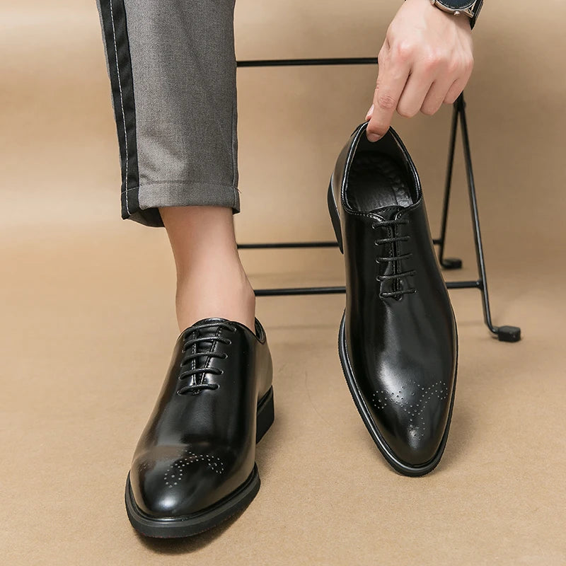 Zapatos de cuero de lujo para hombre, zapatos de alta calidad a la moda Oxford, zapatos de vestir de boda para hombre, zapatos de cuero 2024, zapatos de oficina para caballero