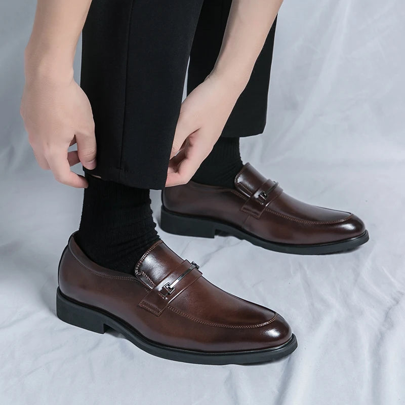 Mocasines casuales clásicos para hombre, zapatos de conducción, moda masculina, zapatos cómodos de cuero para boda, zapatos de vestir negros de negocios