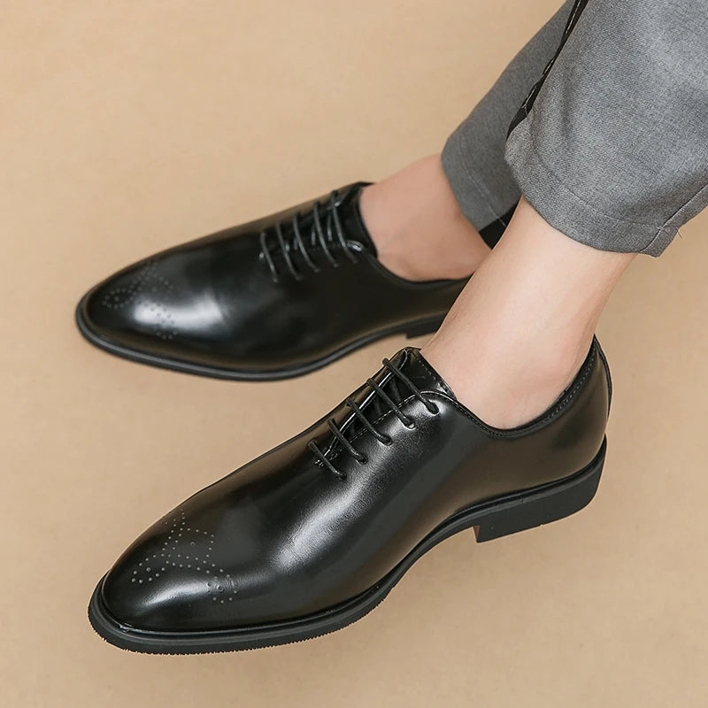 Zapatos de cuero de lujo para hombre, zapatos de alta calidad a la moda Oxford, zapatos de vestir de boda para hombre, zapatos de cuero 2024, zapatos de oficina para caballero