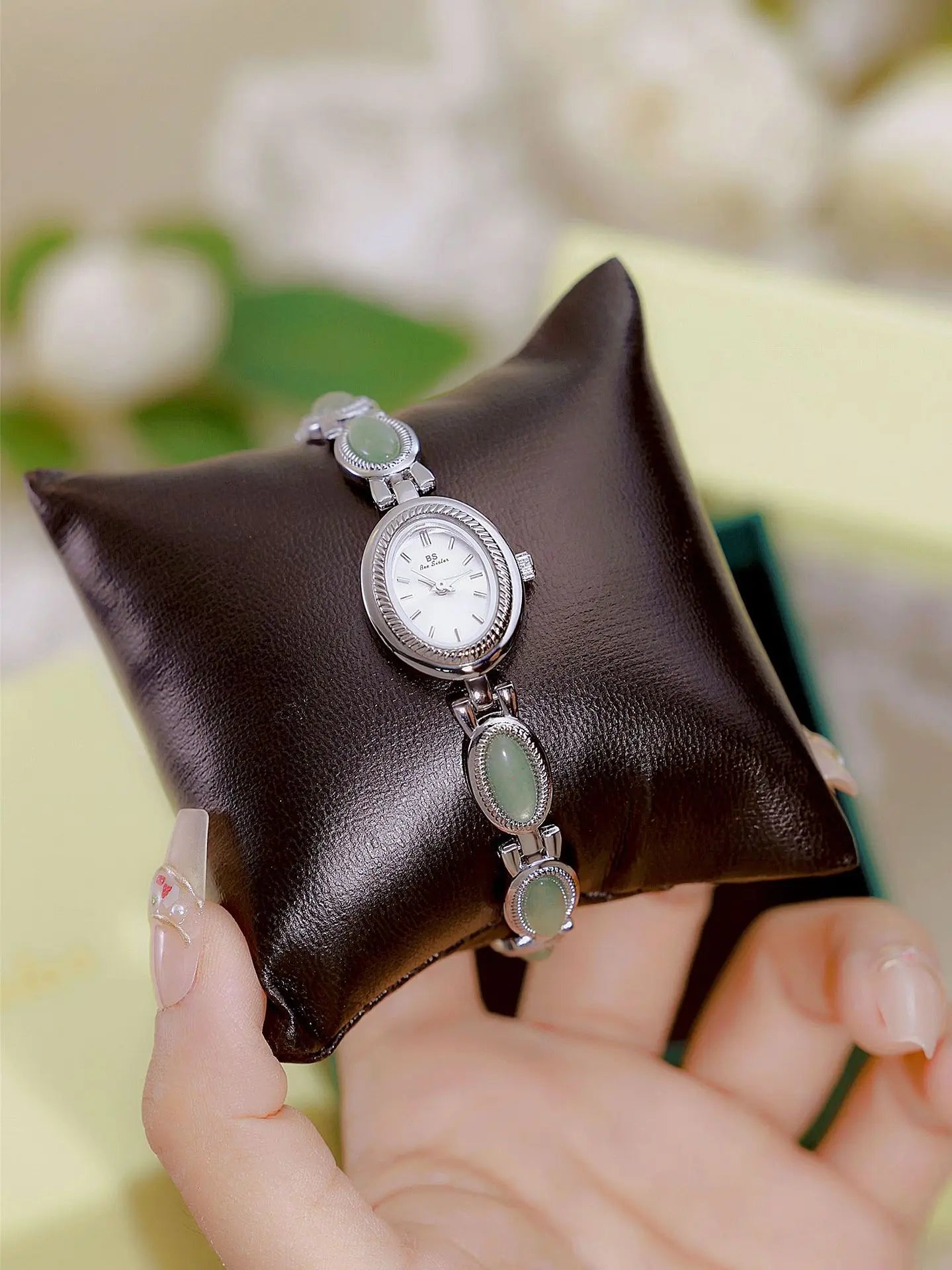 Reloj UTHAI para mujer, pulsera para mujer, marca de lujo, resistente al agua, piedra Dongling Natural Retro, Jade Hotan, relojes de cadena avanzados, regalo
