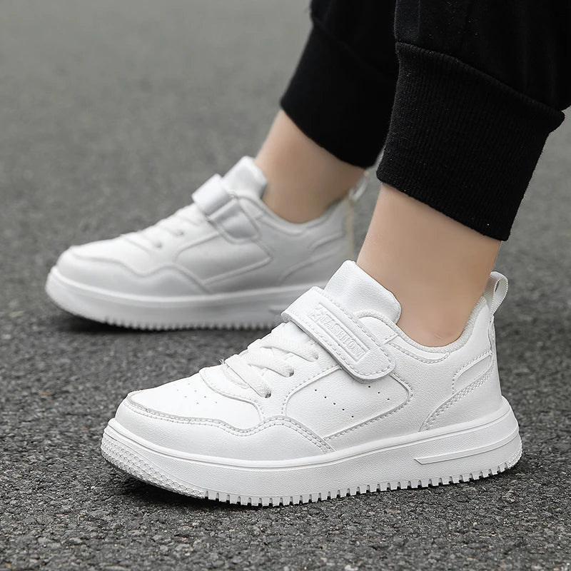 Zapatillas de deporte para niños, zapatos informales de cuero negro, zapatos planos para caminar para estudiantes, calzado deportivo ligero antideslizante para tenis para niñas
