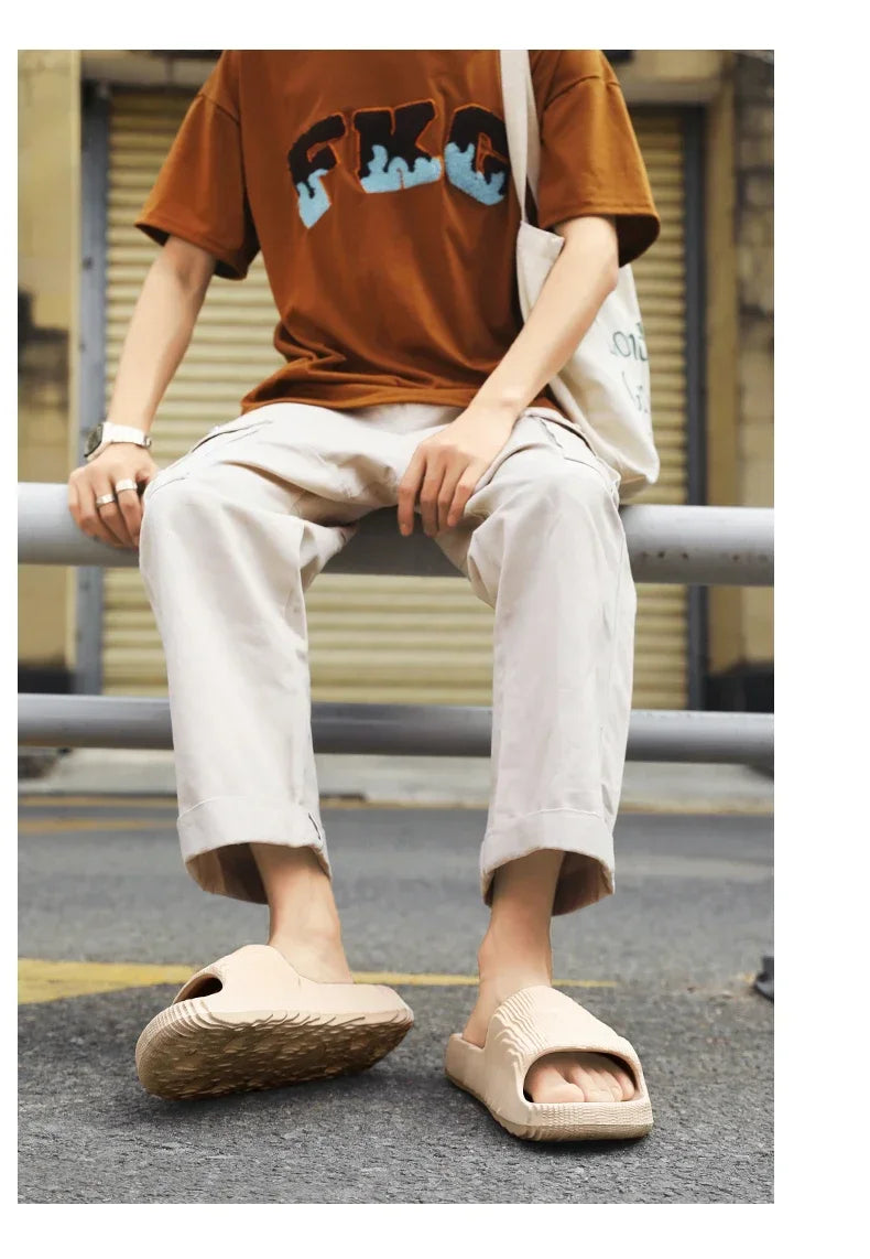 Zapatillas de casa suaves para parejas, zapatillas de baño antideslizantes para interiores de verano, sandalias de Hotel de Color sólido, chanclas para hombres y mujeres, zapatos planos