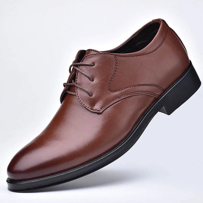 Zapatos de vestir formales para hombre, calzado informal de cuero, diseñador de boda Social, punta estrecha, zapatos negros de oficina para invierno, marca 2023