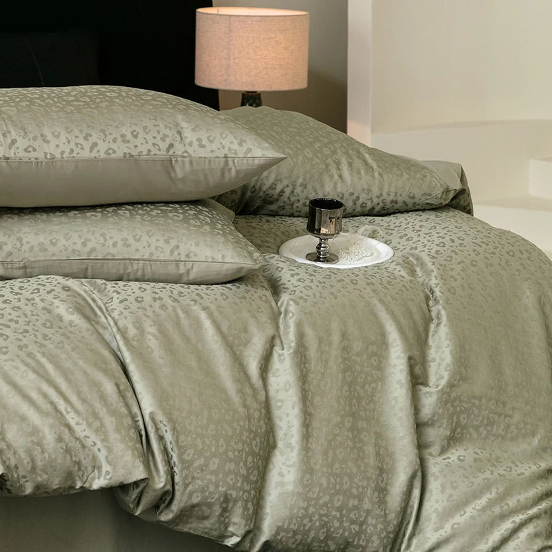 2025 Nuevo juego de ropa de cama de cuatro piezas de algodón puro 100% de color sólido simple para cama individual