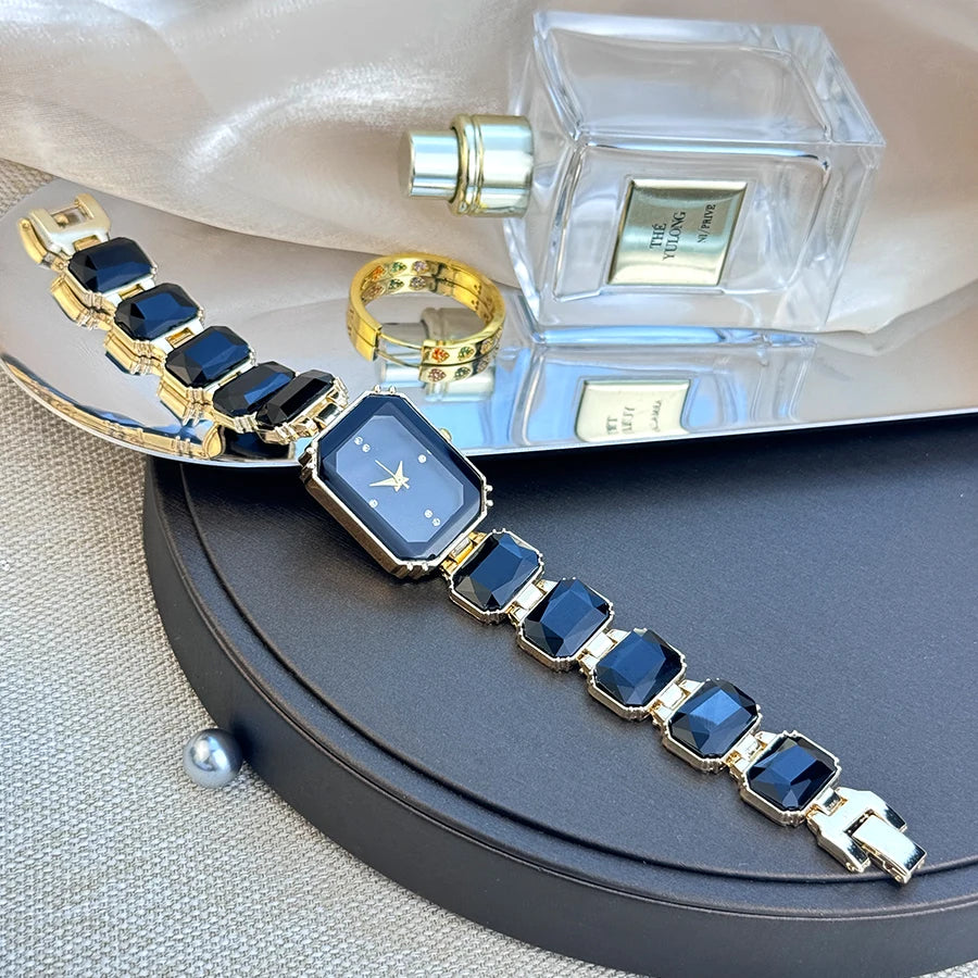 Reloj de mujer de estilo europeo y americano con cadena de diamantes de imitación de sección grande, caja rectangular de color, esfera de diamantes de imitación