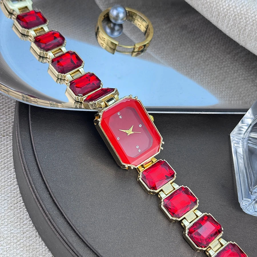 Reloj de mujer de estilo europeo y americano con cadena de diamantes de imitación de sección grande, caja rectangular de color, esfera de diamantes de imitación