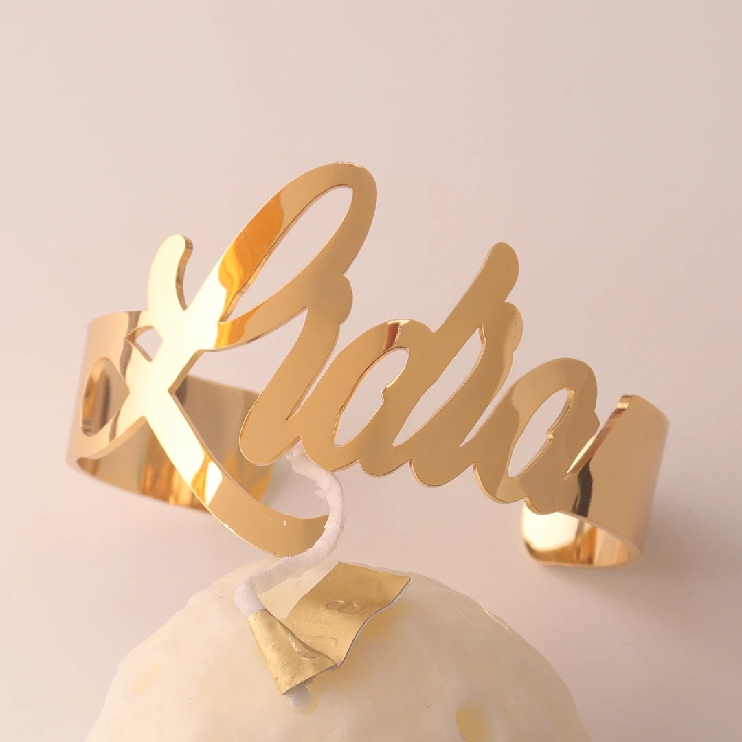 Brazalete de mujer con nombre personalizado, pulsera de acero inoxidable dorada y plateada, pulsera con dijes personalizados, regalo de joyería para el Día de San Valentín