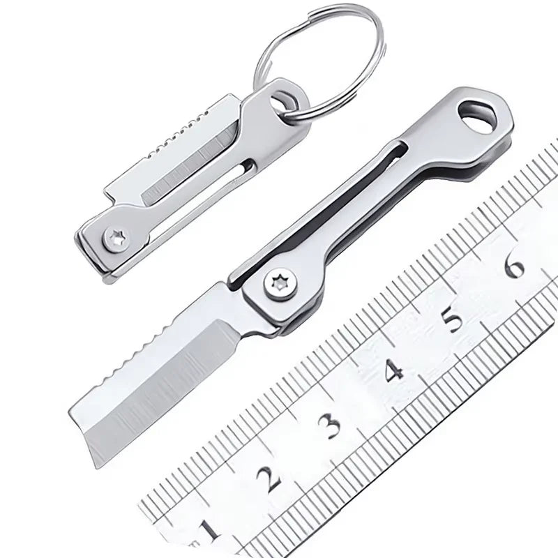 Suministros para acampar al aire libre, cuchillo plegable de acero inoxidable, Mini llavero de cabeza cuadrada, colgante, cuchillo de bolsillo portátil, herramientas de senderismo, 1 ud.