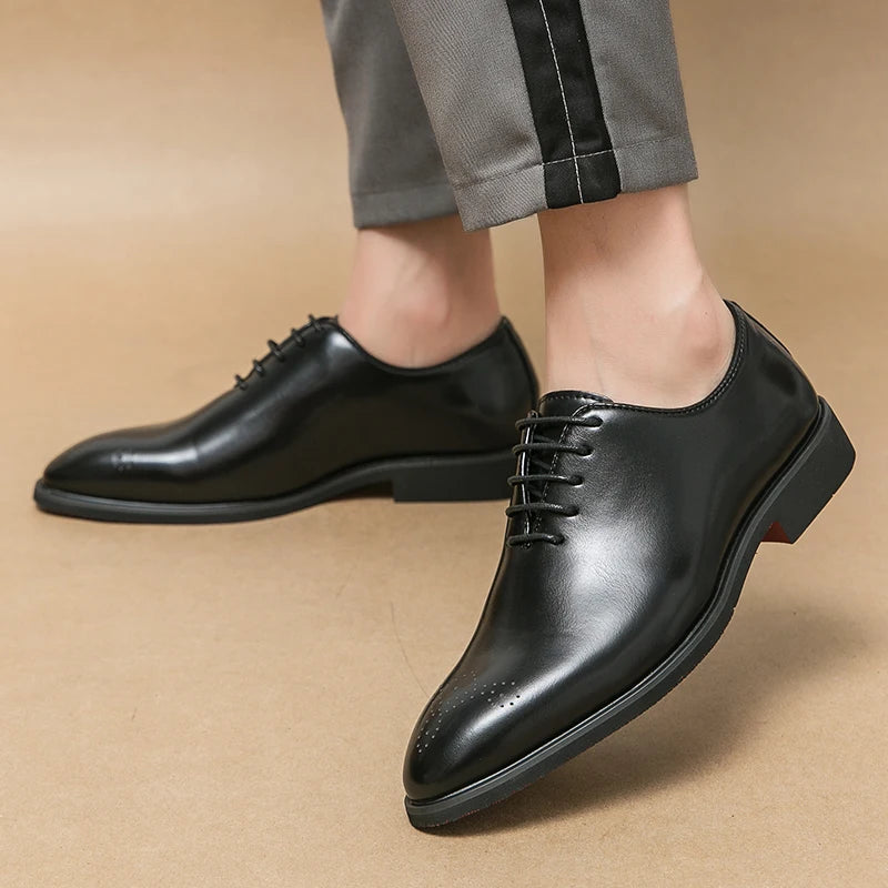 Zapatos de cuero de lujo para hombre, zapatos de alta calidad a la moda Oxford, zapatos de vestir de boda para hombre, zapatos de cuero 2024, zapatos de oficina para caballero