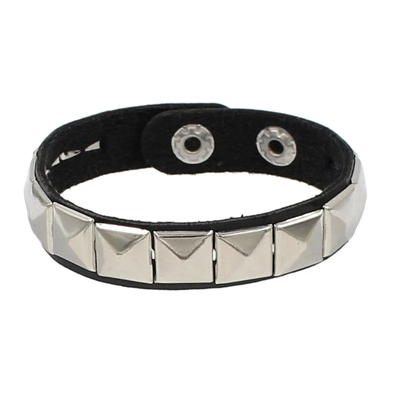 Pulsera Punk de cuero de los años 80 para hombres y mujeres, pulsera gótica Punk Rock, brazalete Unisex para accesorios de recuerdos de fiesta de Halloween