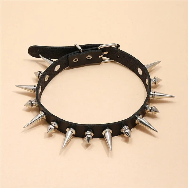 Tres filas Cuspidal Spikes remache Stud puño ancho cuero Punk gótico Rock Unisex brazalete pulsera hombres joyerÃÂa