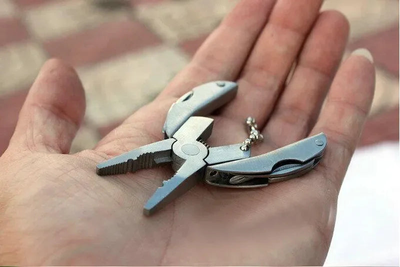 Herramientas EDC, Kits de viaje, alicates plegables multifunción portátiles, cuchillo plegable de acero inoxidable, llavero, destornillador, supervivencia para acampar