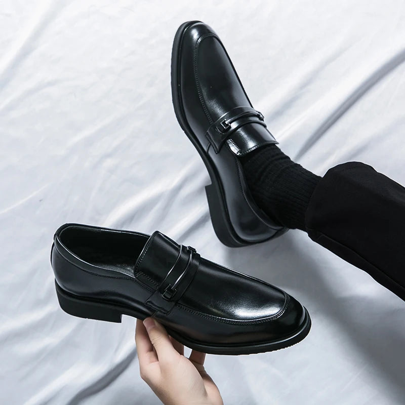 Mocasines casuales clásicos para hombre, zapatos de conducción, moda masculina, zapatos cómodos de cuero para boda, zapatos de vestir negros de negocios