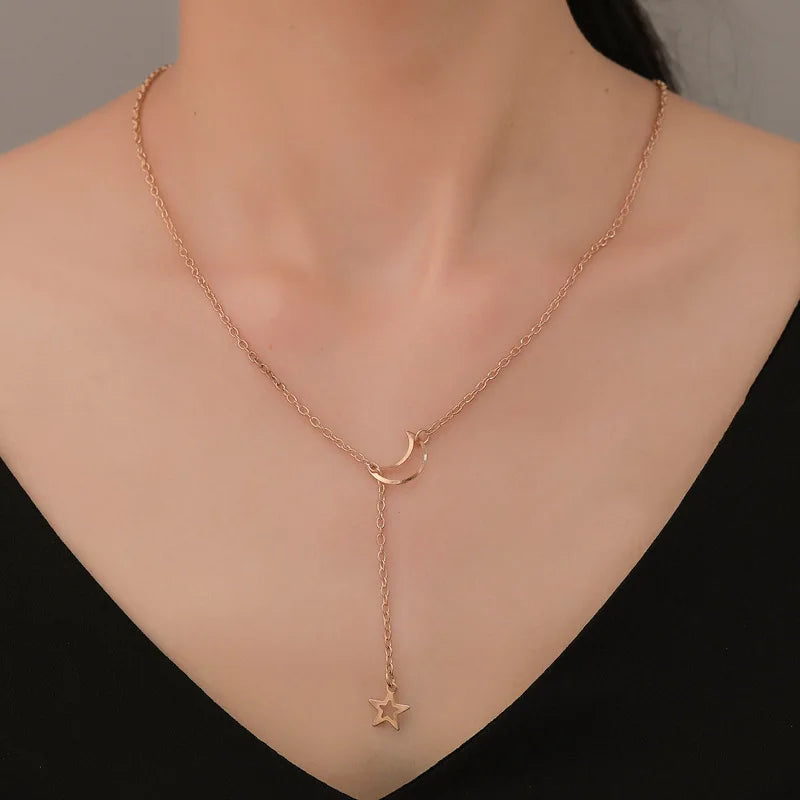 Nuevo Simple Luna estrella colgante gargantilla collar Simple Color oro aleación encanto cadena Collares collar para mujer joyerÃa de fiesta