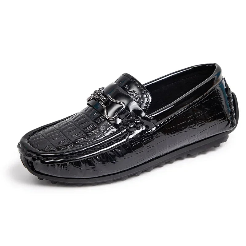 Zapatos de cuero para niños, mocasines planos suaves con punta redonda, mocasines informales a la moda para niños, mocasines antideslizantes con hebilla de Metal brillante, estilo británico