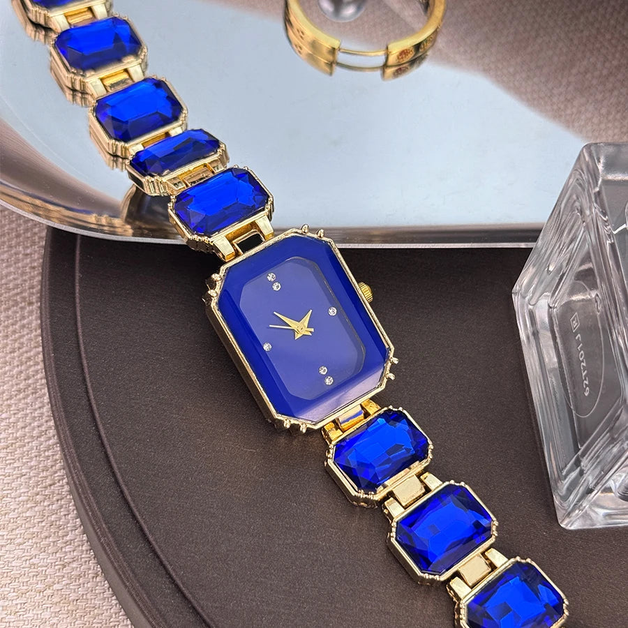 Reloj de mujer de estilo europeo y americano con cadena de diamantes de imitación de sección grande, caja rectangular de color, esfera de diamantes de imitación
