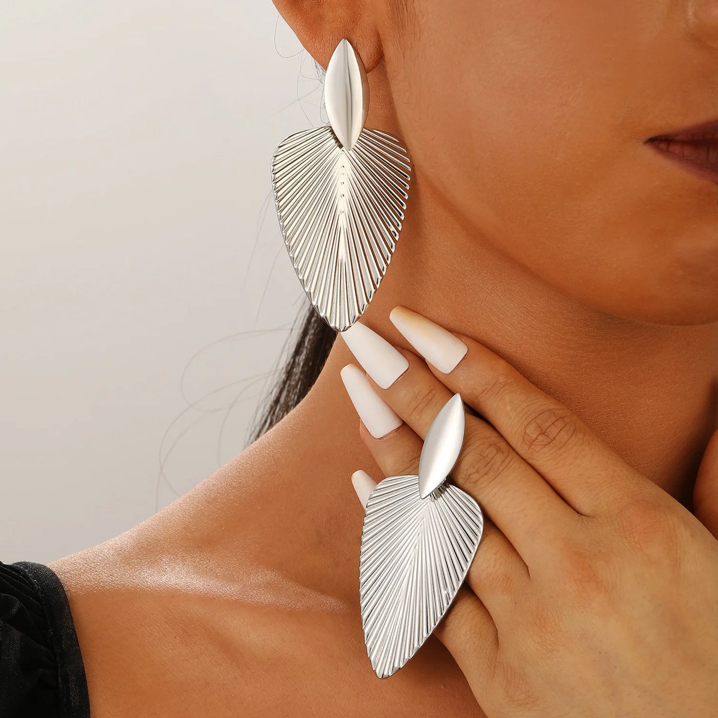 Pendientes grandes con colgante de hoja texturizada de Metal avanzado para mujer, joyerÃa de fiesta de moda exagerada, pendiente de gota geométrico de Color dorado