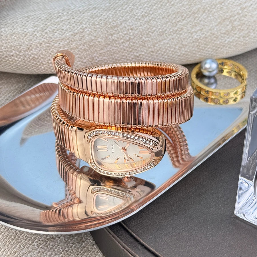 Reloj de aleación serpentina de alta calidad a la moda para mujer con caja de diamantes Reloj de pulsera de cuarzo de alta calidad estilo famoso