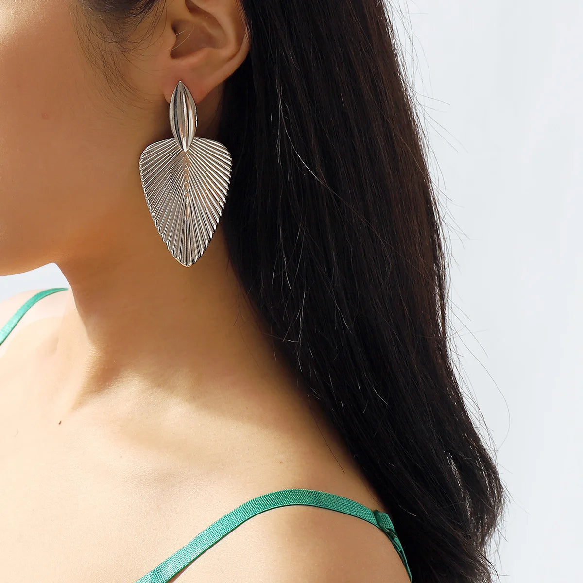 Pendientes grandes con colgante de hoja texturizada de Metal avanzado para mujer, joyerÃa de fiesta de moda exagerada, pendiente de gota geométrico de Color dorado