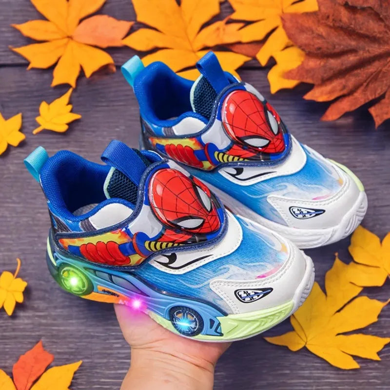 Zapatos para niños, zapatillas de deporte de Spiderman con luces LED de dibujos animados a la moda para niños, zapatos deportivos antideslizantes transpirables para estudiantes, talla 26-35