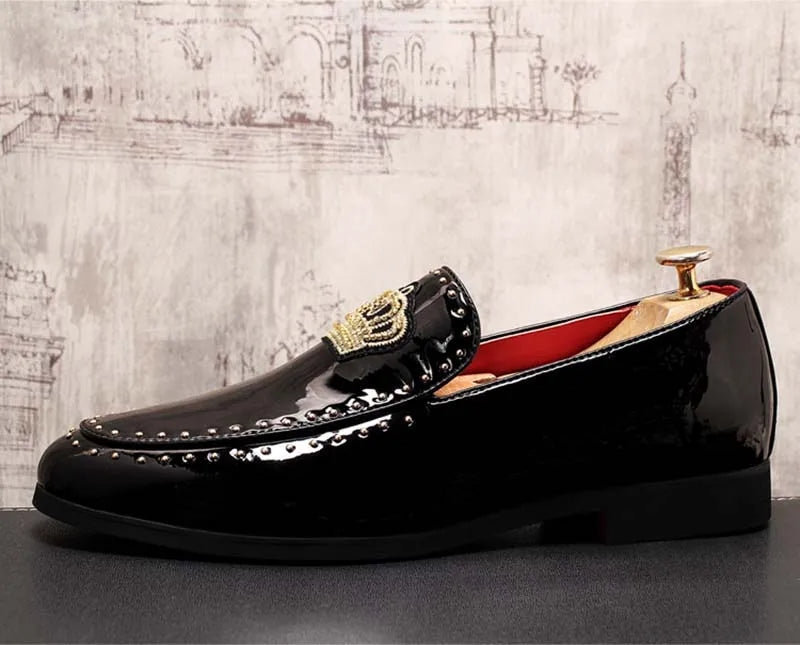 Primavera otoño hombres zapatos de vestir de cuero corona bordado Casual moda Slip-On lujo remache tendencia mocasines