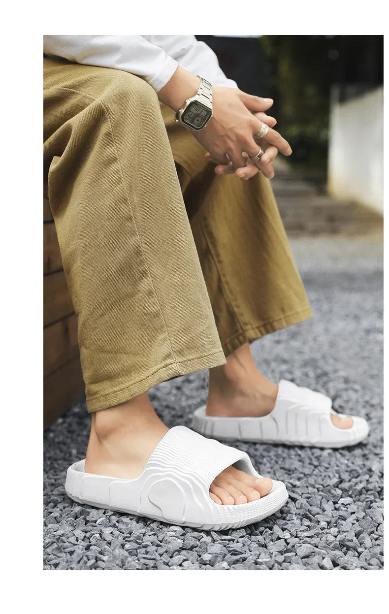 Zapatillas de casa suaves para parejas, zapatillas de baño antideslizantes para interiores de verano, sandalias de Hotel de Color sólido, chanclas para hombres y mujeres, zapatos planos