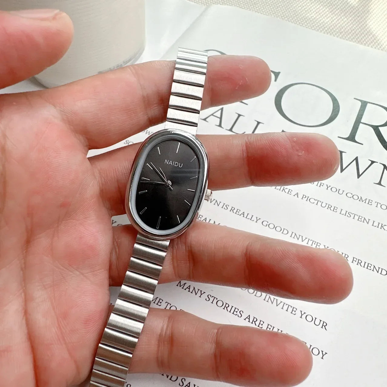 Reloj de cuarzo de lujo a la moda para mujer, reloj de pulsera ovalado de acero inoxidable con esfera pequeña y correa de bambú para chica y estudiante, reloj Dropshipping