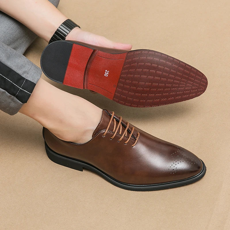 Zapatos de cuero de lujo para hombre, zapatos de alta calidad a la moda Oxford, zapatos de vestir de boda para hombre, zapatos de cuero 2024, zapatos de oficina para caballero