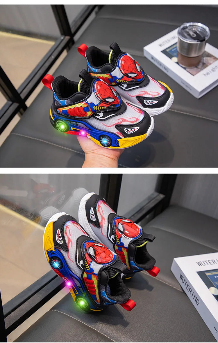 Zapatos para niños, zapatillas de deporte de Spiderman con luces LED de dibujos animados a la moda para niños, zapatos deportivos antideslizantes transpirables para estudiantes, talla 26-35