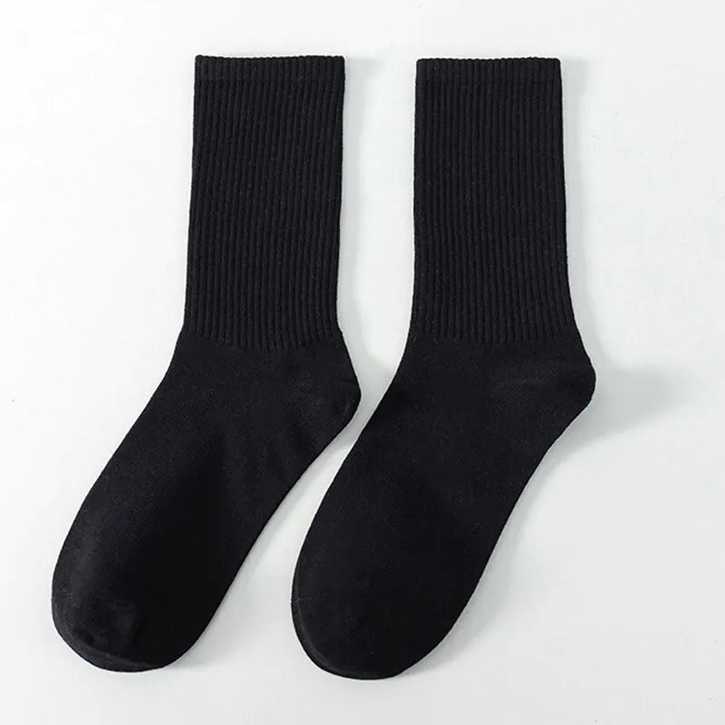 6/12 pares de calcetines de tubo medio para hombre Color sólido en blanco y negro ropa de calle Harajuku moda calcetines transpirables e informales