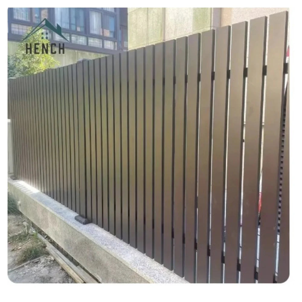 Venta al por mayor de paneles de valla de aluminio, puertas de entrada, paneles de valla de aluminio recubiertos en polvo de alta calidad para jardín
