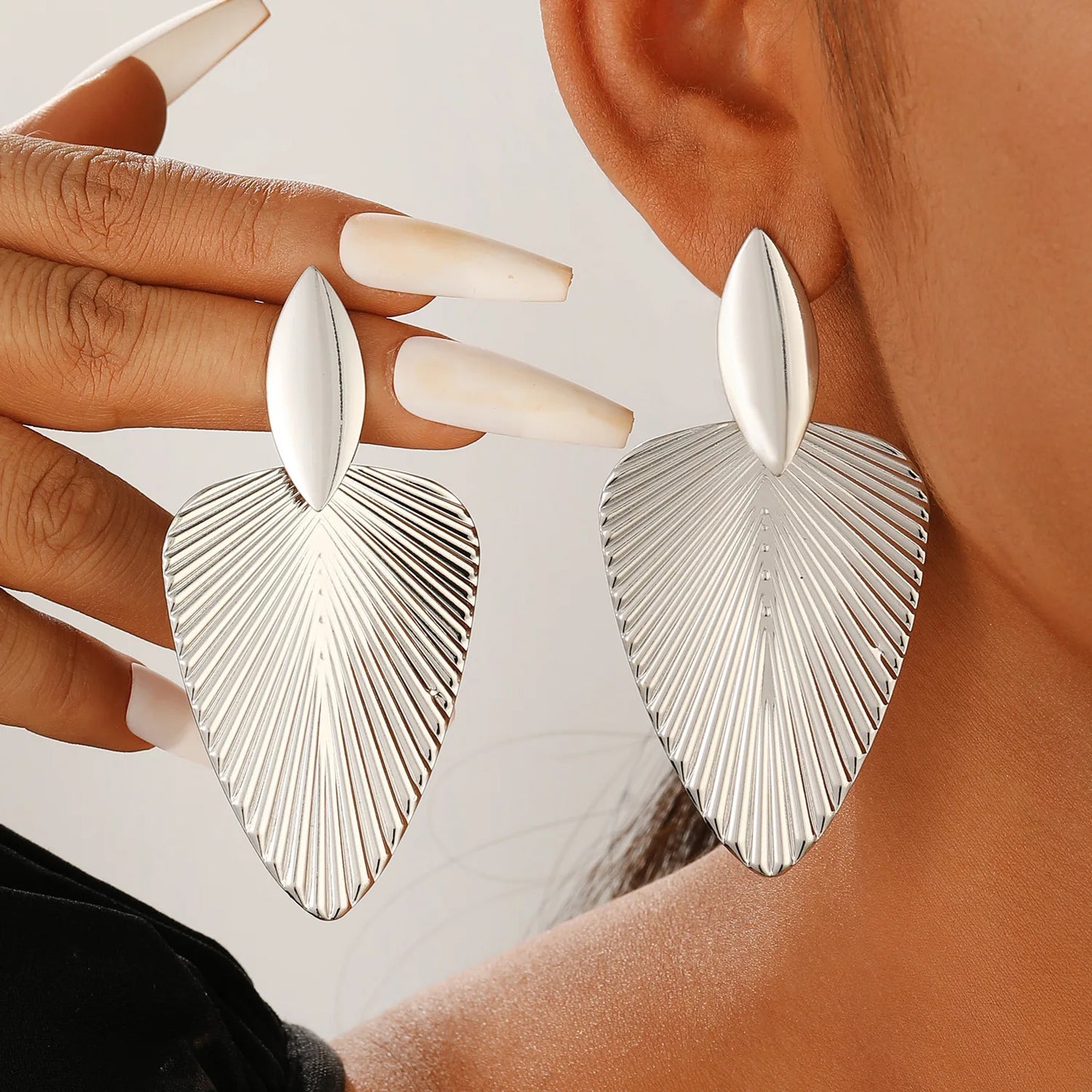 Pendientes grandes con colgante de hoja texturizada de Metal avanzado para mujer, joyerÃa de fiesta de moda exagerada, pendiente de gota geométrico de Color dorado