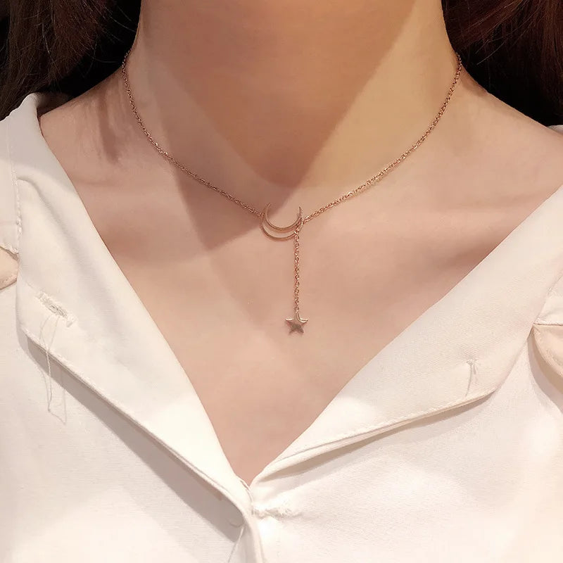 Nuevo Simple Luna estrella colgante gargantilla collar Simple Color oro aleación encanto cadena Collares collar para mujer joyerÃa de fiesta