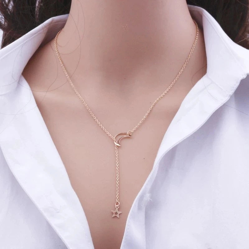 Nuevo Simple Luna estrella colgante gargantilla collar Simple Color oro aleación encanto cadena Collares collar para mujer joyerÃa de fiesta