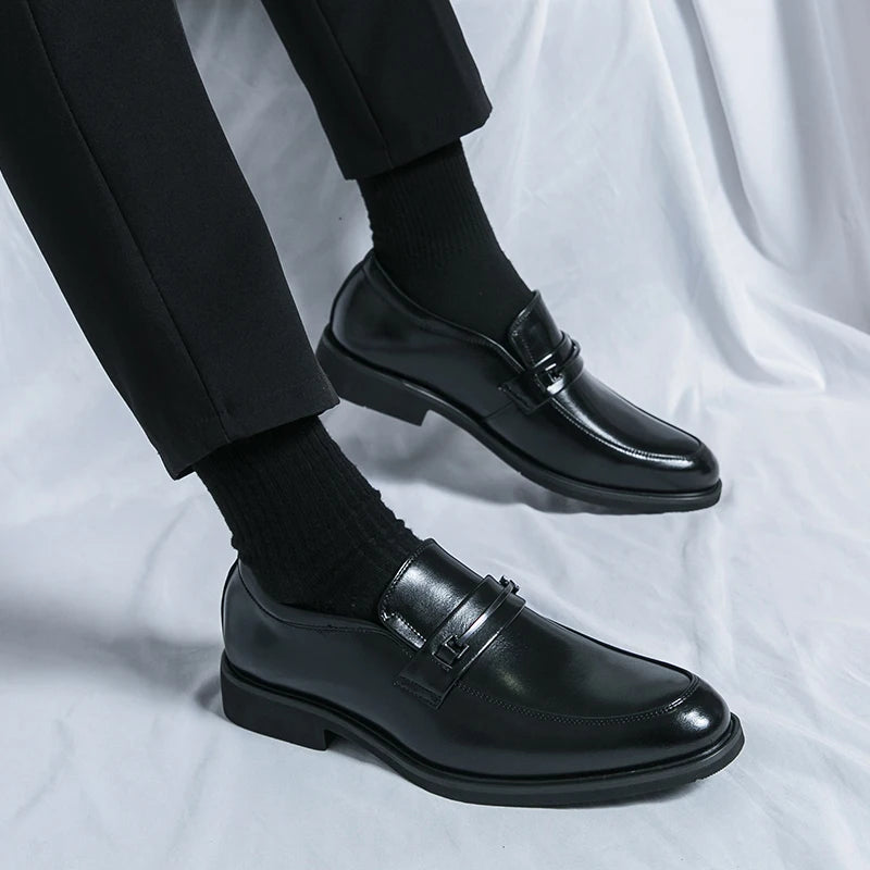 Mocasines casuales clásicos para hombre, zapatos de conducción, moda masculina, zapatos cómodos de cuero para boda, zapatos de vestir negros de negocios